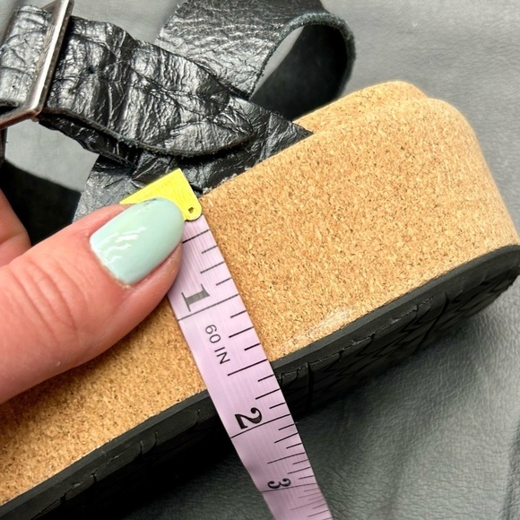 Revitalign Platform Leather Buckle Sandals, Size 6 EUC Vacation Casual Sandals - Picture 7 of 10